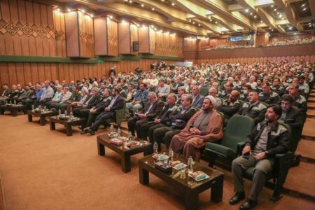 ذوب‌آهن اصفهان یک لشکر جهاد در میدان تولید است