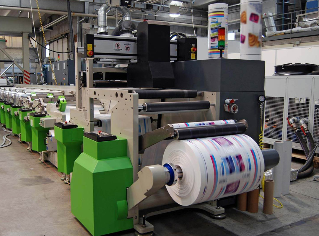 روزنامه نگاری از یاد رفته  با زبان تلخ و گزنده  و مرگی خونین در مسیر چاپخانه