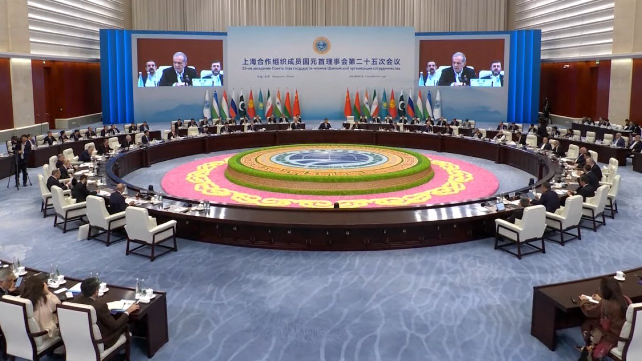 پزشکیان: شانگهای باید در مسیر صلح و اقتصاد گام بردارد