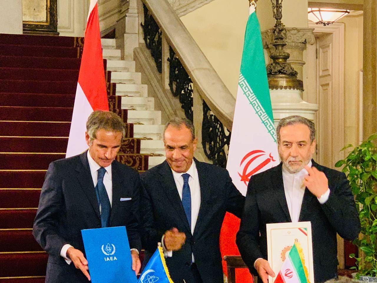 امضای توافق نامه از سرگیری مجدد همکاری بین ایران و آژانس