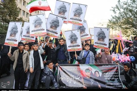 ۱۳ آبان؛ روز فریاد ملت علیه آمریکا با قرائت قطعنامه سراسری