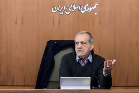 پزشکیان: معیار پرداخت حقوق باید بهرهوری فرد باشد، نه جایگاه سازمانی