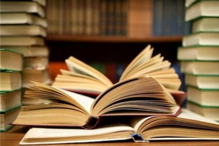 میانگین مطالعه روزانه ایرانی‌ها ۱۱ دقیقه؛ کتاب کاغذی همچنان محبوب‌ترین انتخاب