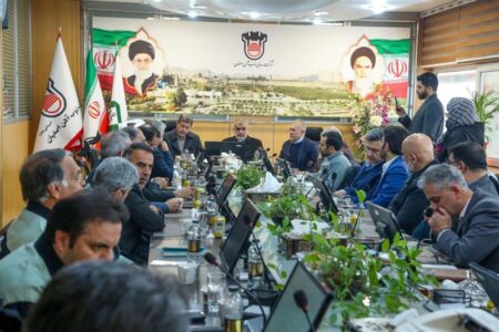 تأكید نایب‌رئیس مجلس بر حل فوری چالش‌های ذوب‌آهن اصفهان