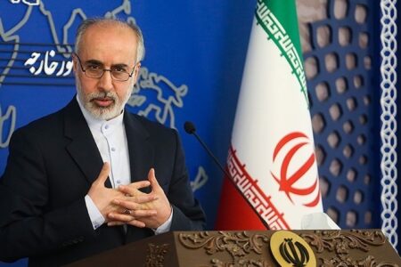 پیام کنعانی به ترامپ: ای مگس عرصه سیمرغ نه جولانگه توست