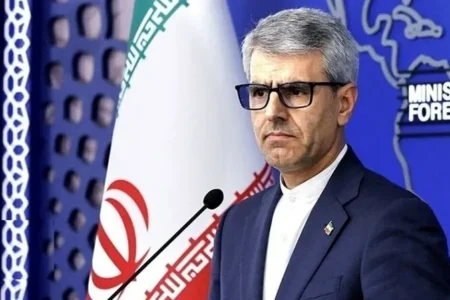 بقائی: جنگ اقتصادی آمریکا، اعلان جنگ به همه دولت‌ها