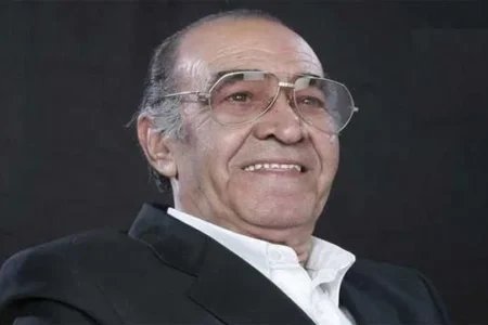 استاندار اصفهان و مدیرعامل صندوق اعتباری هنر از استاد ایرج خواجه‌امیری عیادت کردند