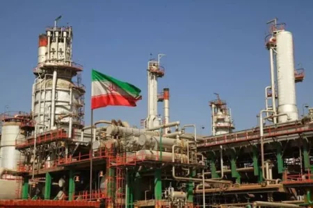 دود غلیظ جنوب تهران ناشی از حریق دو تانکر سوخت بود