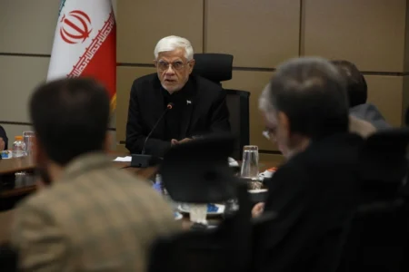 عارف: به راهبرد بلندمدت برای صنعت خودروسازی نیازمندیم