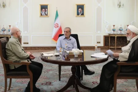 نشست سران قوا به میزبانی پزشکیان با محوریت معیشت و تحولات منطقه برگزار شد