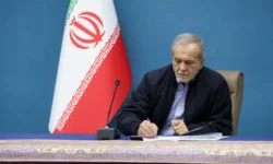 امروز دانشگاهها و جامعه علمی مسئولیتی مهم در مسیر پیشرفت و حل مسائل کشور دارند