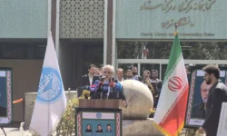 پرچم ایران نماد وحدت، استقلال و حاکمیت ملی است