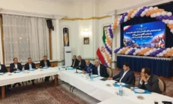 وزیر اقتصاد در جمع تجار ایرانی مقیم مسکو: توسعه روابط با روسیه در اولویت دولت چهاردهم است