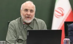 تاکید رهبر انقلاب به پرهیز از ضعیف نمایی، دستورالعمل راهبردی برای تمام عرصههاست