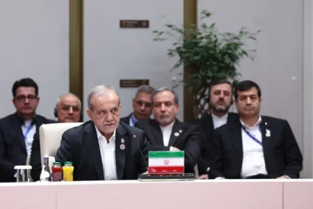 امنیت منطقه درهمکاری،احترام به حاکمیت کشورها ومقابله بارویکردهای مبتنی بر زوراست