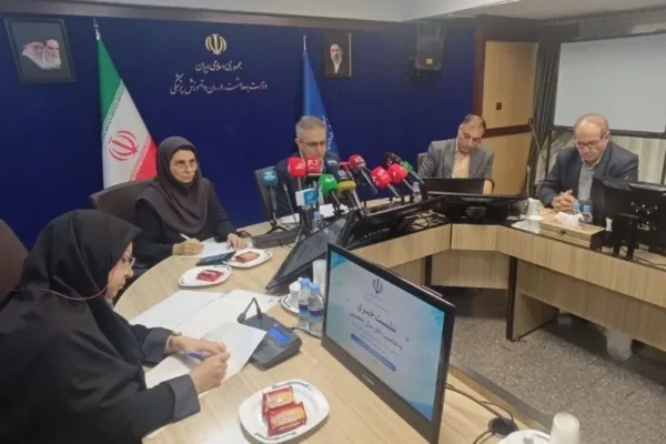 فشارهای غیرمنطقی نباید منجر به تعطیلی مدارس شود/ تلاش برای واردات واکسن آنفلوآنزا