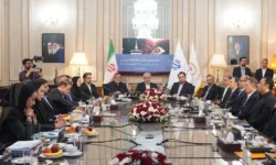 مجمع عمومی سالانه بانک ملی ایران با حضور وزیر اقتصاد برگزار شد