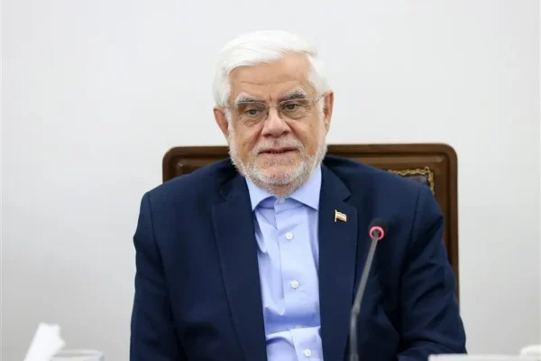 عارف: تنها ۱۵ درصد مصرف بنزین مشمول نرخ جدید شد