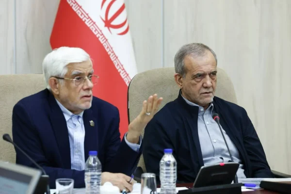 عهد دولت؛ شانهبهشانه کنار رئیسجمهور