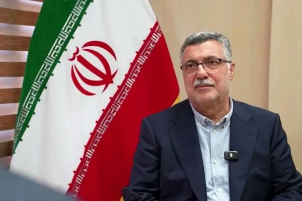 وزیر بهداشت: تامین مواد اولیه دارو با وجود محدودیت‌ها ادامه دارد