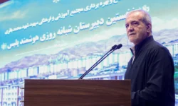 پزشکیان در آیین افتتاح نخستین دبیرستان شبانه‌روزی هوشمند پلیس: دانش‌آموزان ذخایر اصلی و آینده‌سازان ایران هستند