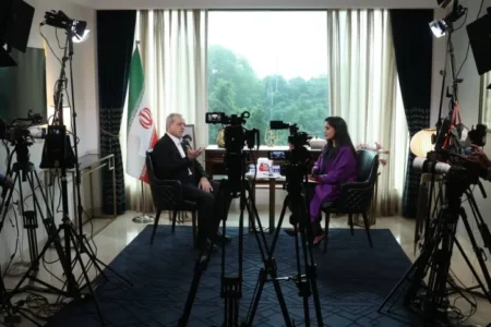 ایران هیچ‌گاه متجاوز نبوده است/ اگر دنبال سلاح هسته‌ای بودیم عضو «ان‌پی‌تی» نمی‌شدیم