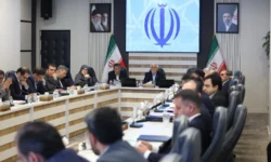 در کنار تهدیدها، ظرفیت‌های کشور را هم ببینیم؛ از مشکلات عبور می‌کنیم