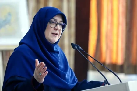 تمدن ایران یکی از تمدنهای بزرگ جهان است و آمریکا آرزوی حذف آن را به گور خواهد برد