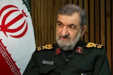 سرلشکر رضایی: آمریکا برای جلب اعتماد گام بردارد تا مذاکره کنیم