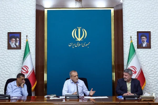 رئیس‌جمهور: امروز از واردات بنزین بی‌نیاز شده‌ایم
