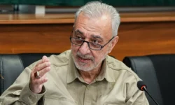 مهرداد اخلاقی کتابچی وزیر دفاع شد؛ رأی اعتماد مجلس